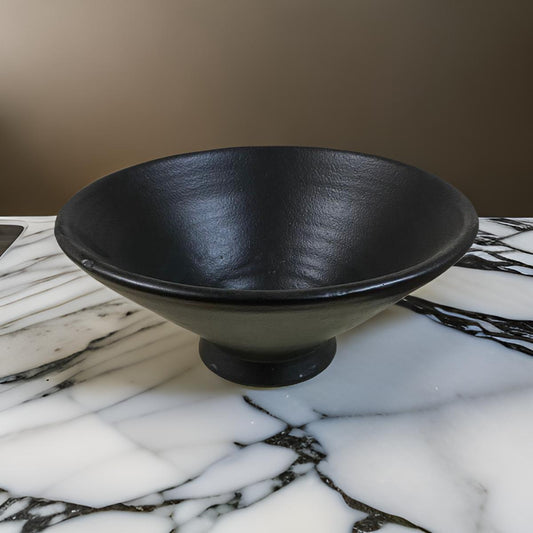 Black salad bowl